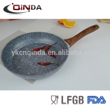 Sartén redondo recubierto de piedra de granito gris con mango de efecto de madera